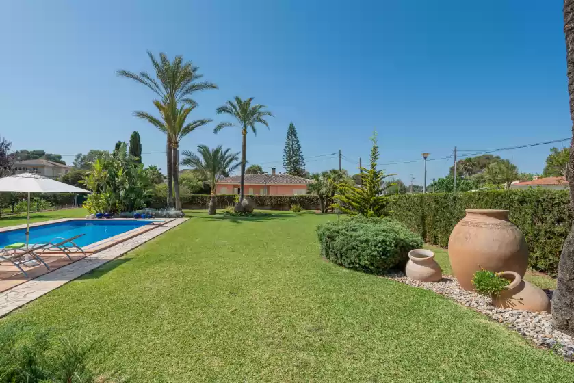 Holiday rentals in Mulholland villa, Can Picafort