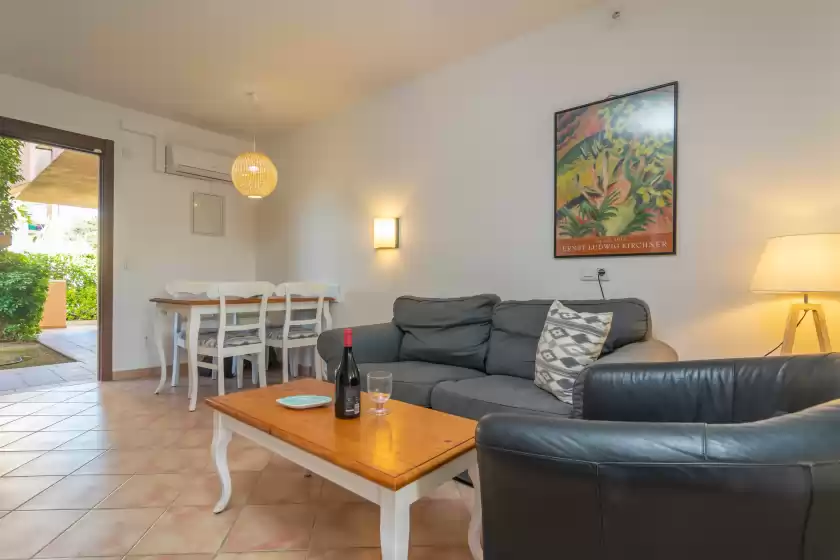 Holiday rentals in Barca trencada, es Cap des Moro