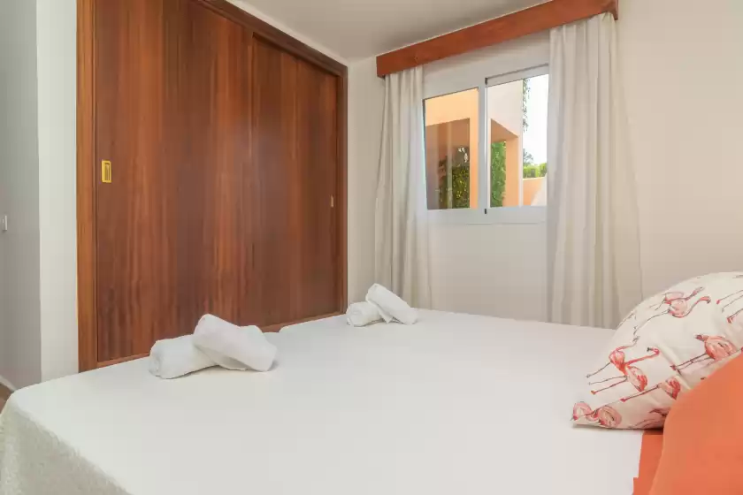 Holiday rentals in Barca trencada, es Cap des Moro