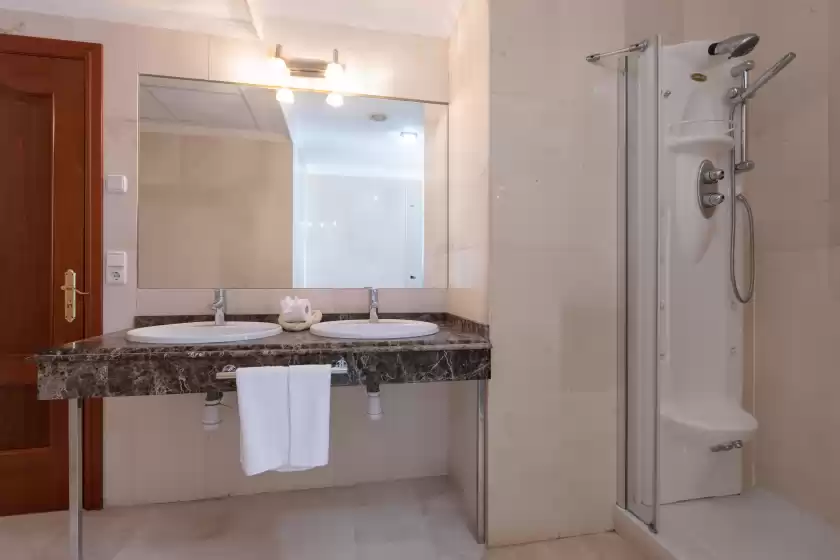 Holiday rentals in Bahia casares 4, Casares