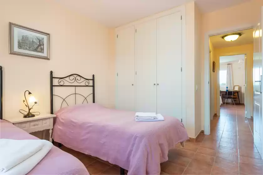 Ferienhaus auf The torrent's observer holiday home, Cala Pi