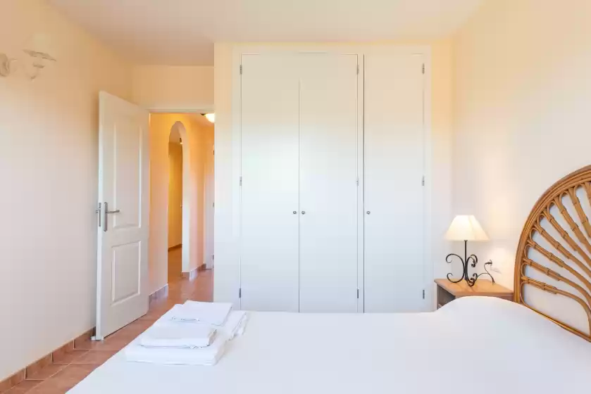 Ferienhaus auf The torrent's observer holiday home, Cala Pi