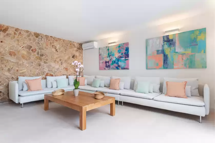 Holiday rentals in Can font (costitx), Costitx