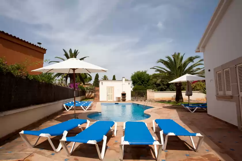 Holiday rentals in Llampudol (villa sa coma), sa Coma