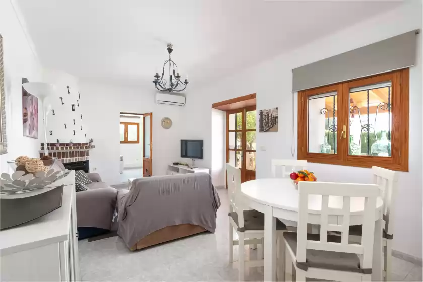 Holiday rentals in Ca na francisca, Lloseta