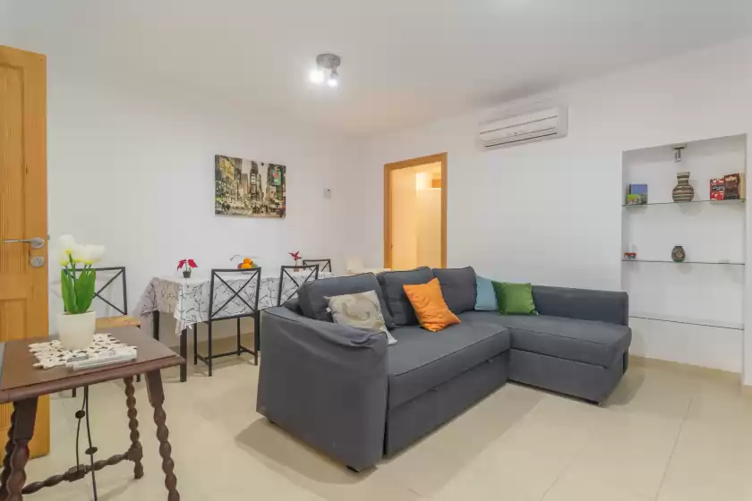 Holiday rentals in Casa nord 10pax, Caimari