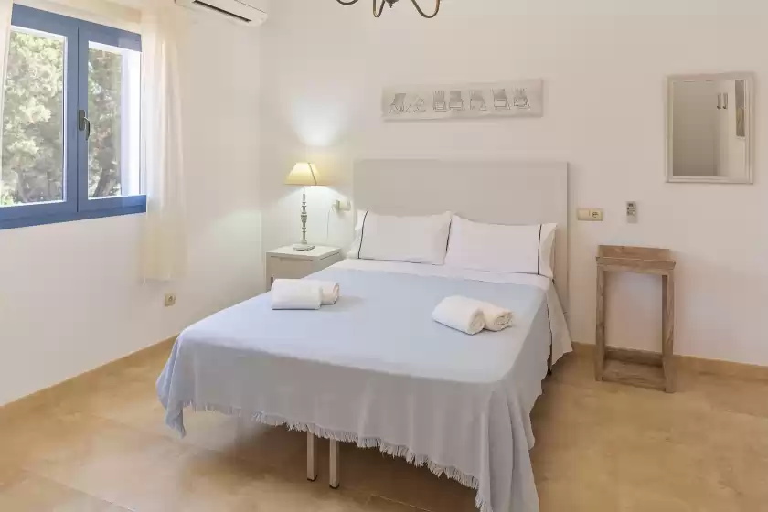 Holiday rentals in Es lliri blanc, Venda des Cap de Barbaria