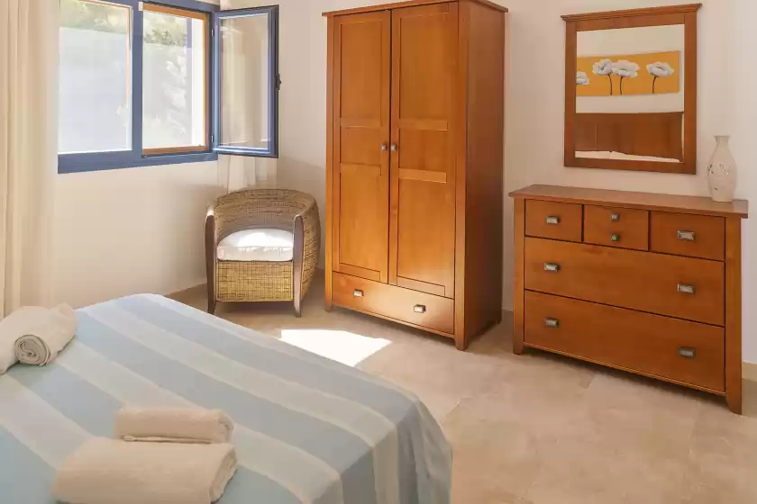 Holiday rentals in Es lliri blanc, Venda des Cap de Barbaria