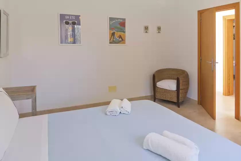 Holiday rentals in Es lliri blanc, Venda des Cap de Barbaria