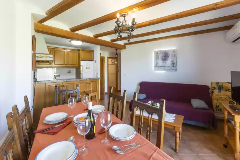 Holiday rentals in Carrebaix iv, Orba
