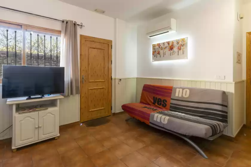 Holiday rentals in Carrebaix v, Orba