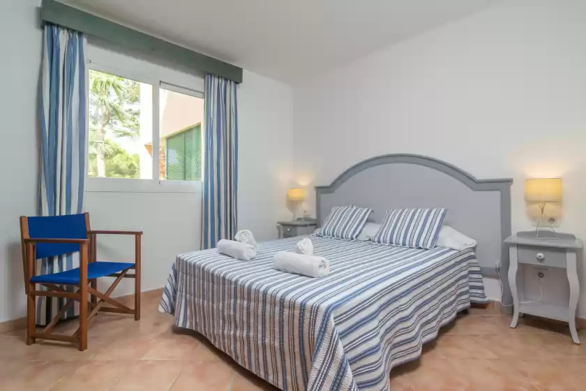Holiday rentals in Barca trencada a3, es Cap des Moro