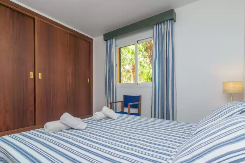 Holiday rentals in Barca trencada a3, es Cap des Moro