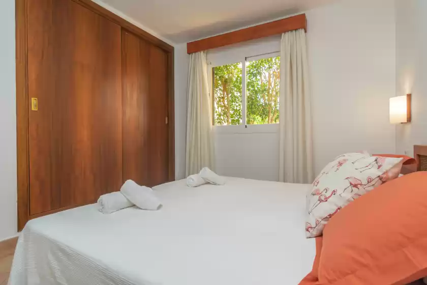 Holiday rentals in Barca trencada a3, es Cap des Moro