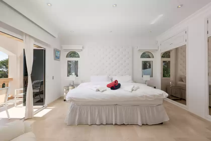 Holiday rentals in Villa ocean view, Santa Ponça