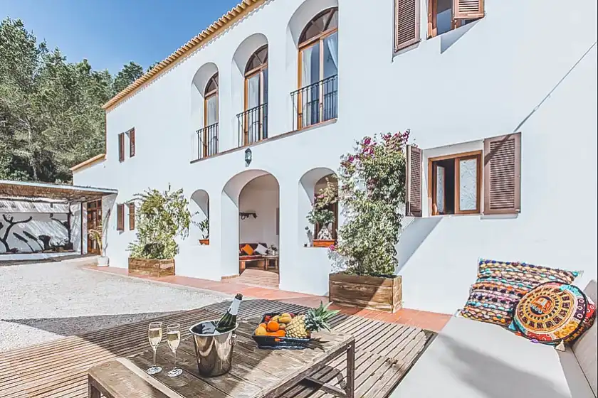 Holiday rentals in Villa reina