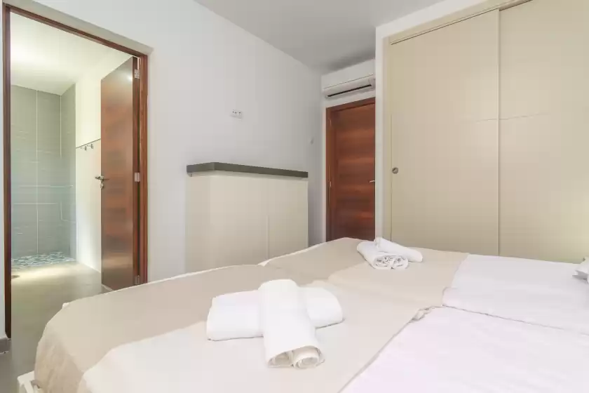 Holiday rentals in Villa blanca, Cala Ferrera