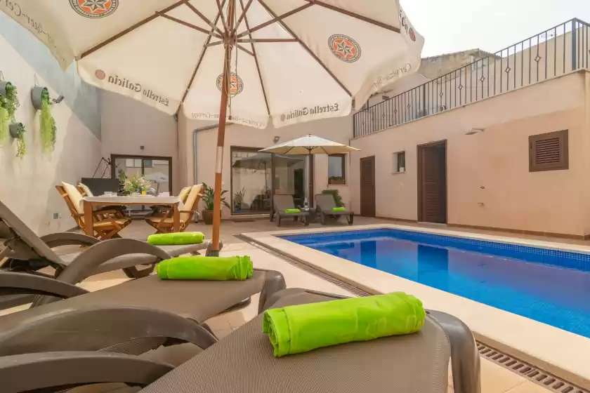 Holiday rentals in Villa placeta