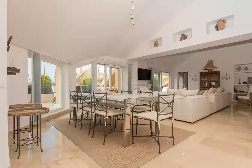 Holiday rentals in Calm and luxury - adults only, San Roque