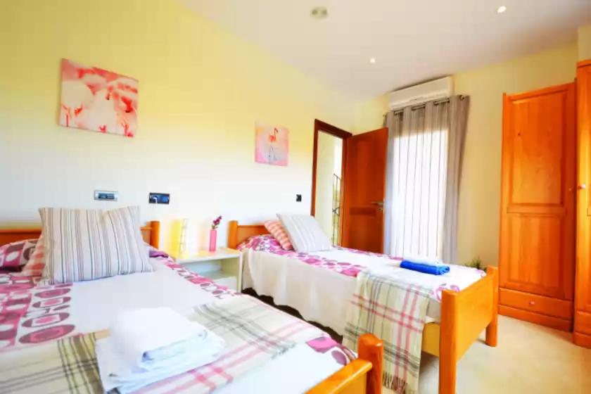 Holiday rentals in Chalet libertat, sa Torre