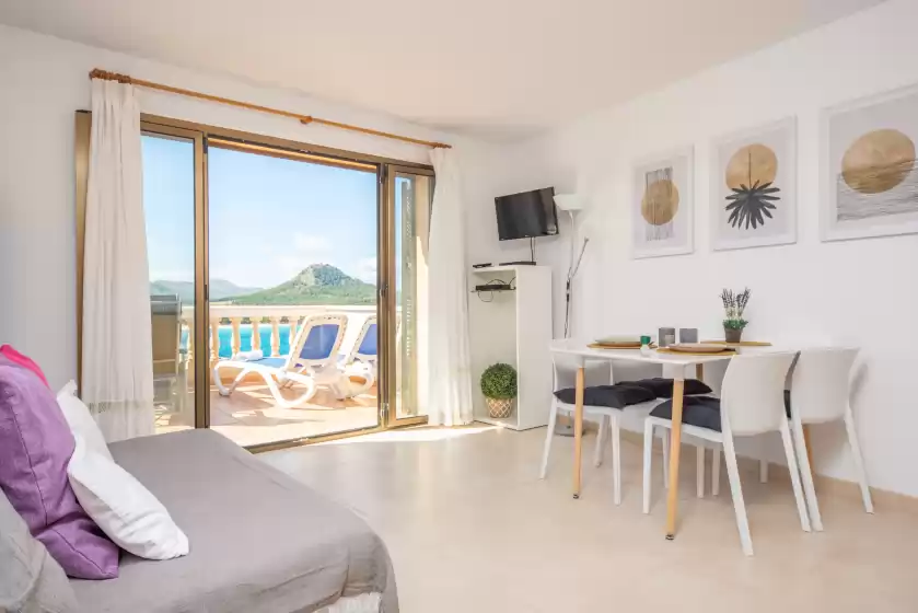 Holiday rentals in Perleta, Cala Rajada