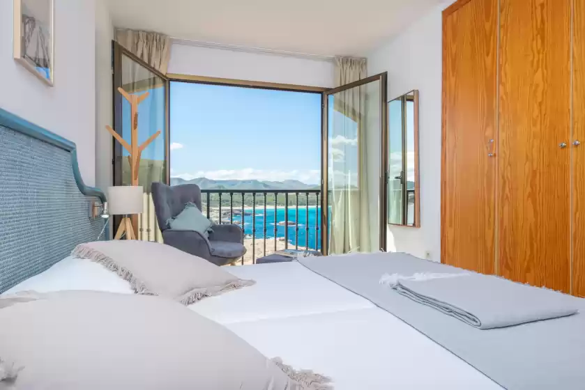Holiday rentals in Perleta, Cala Rajada
