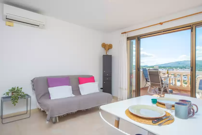 Holiday rentals in Perleta, Cala Rajada