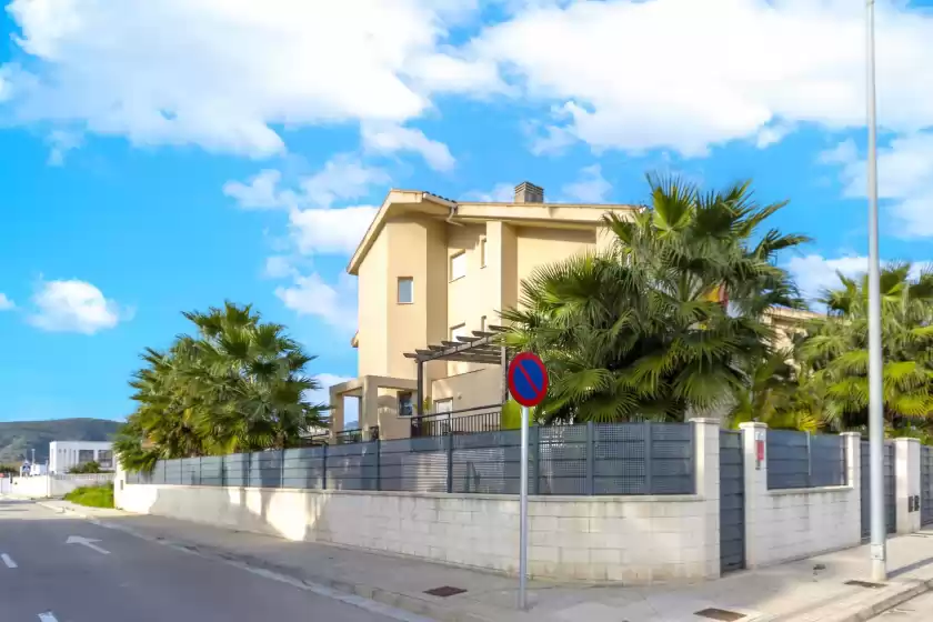 Holiday rentals in Coll groc, Grau i Platja