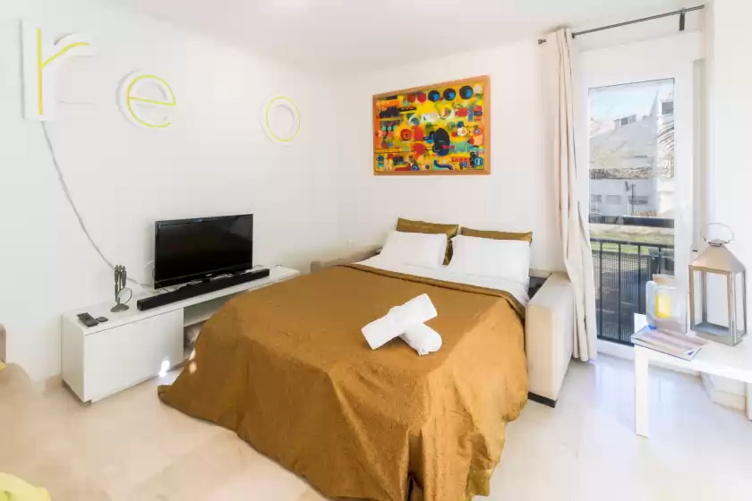 Holiday rentals in Coll groc, Grau i Platja