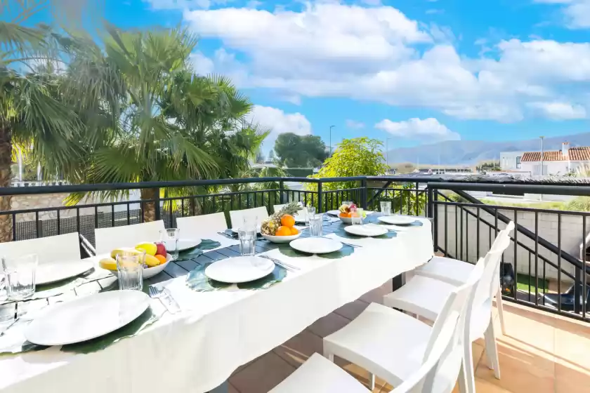 Holiday rentals in Coll groc, Grau i Platja