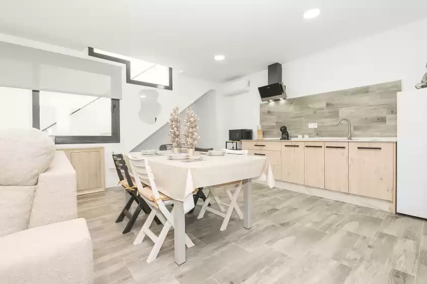 Holiday rentals in Apartamento tom-isi