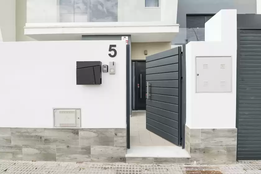 Holiday rentals in Apartamento tom-isi, Rota