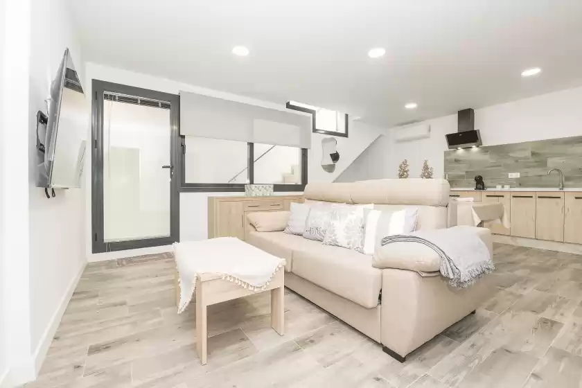 Holiday rentals in Apartamento tom-isi, Rota