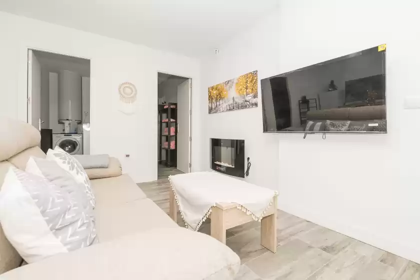 Holiday rentals in Apartamento tom-isi, Rota