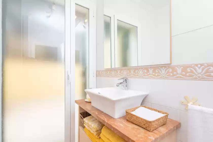 Holiday rentals in Xilvar, Alcanada