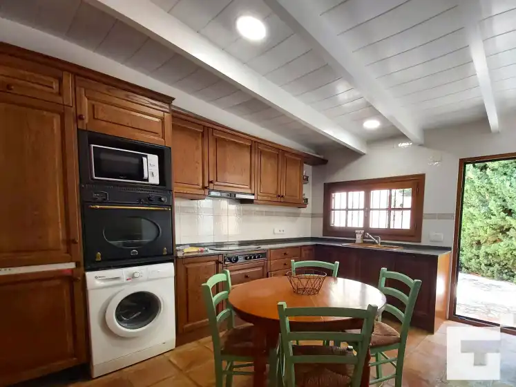 Holiday rentals in Bungalow la merced 34g - grupo turis, Calp