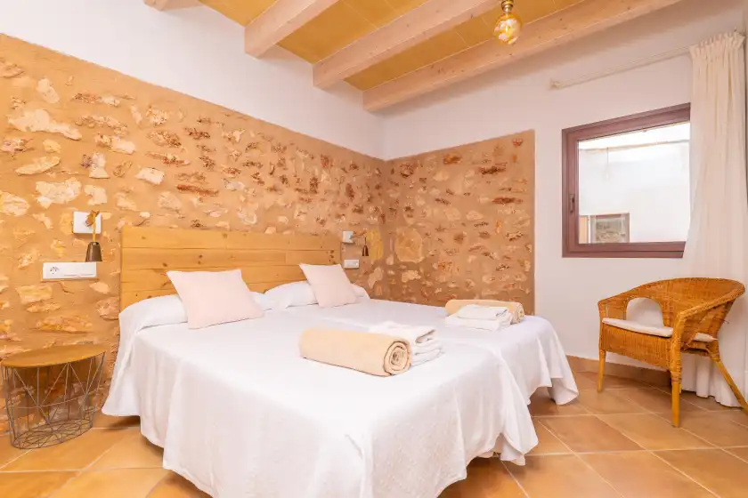 Holiday rentals in Son rossinyol nou, Campos