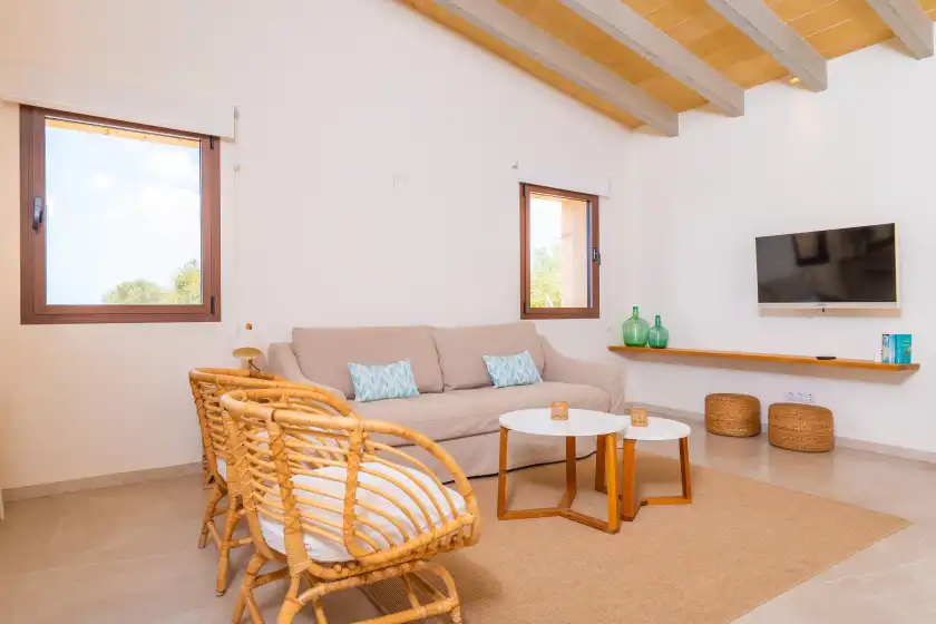 Holiday rentals in Son rossinyol nou (ses figueretes), Campos
