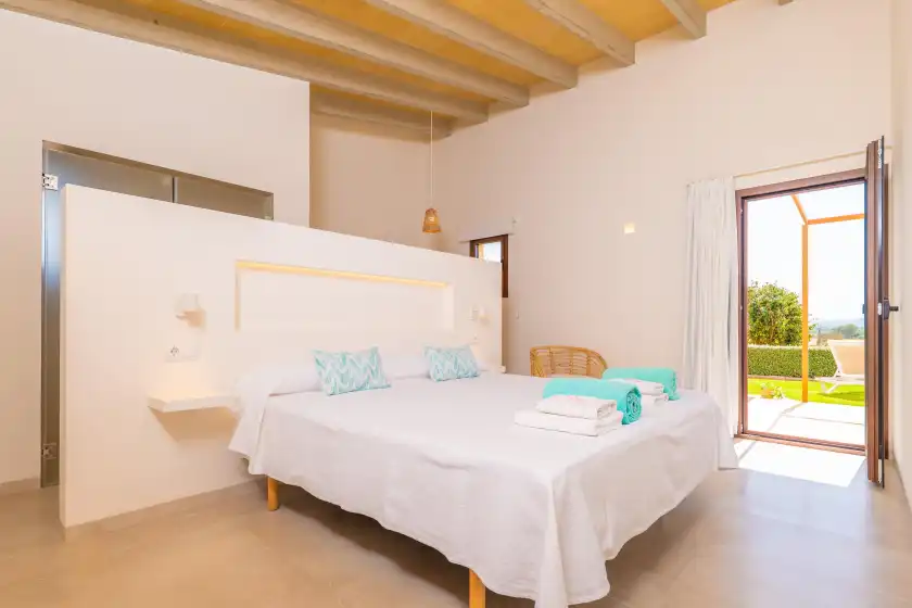 Holiday rentals in Son rossinyol nou (ses figueretes), Campos