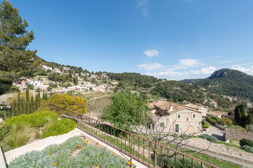 Holiday rentals in Can cabellut, Galilea