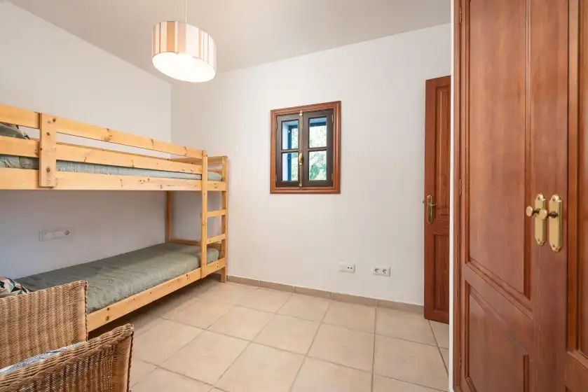 Holiday rentals in Can cabellut, Galilea