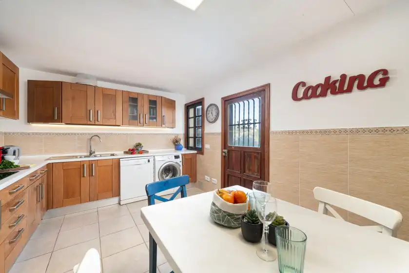 Holiday rentals in Can cabellut, Galilea