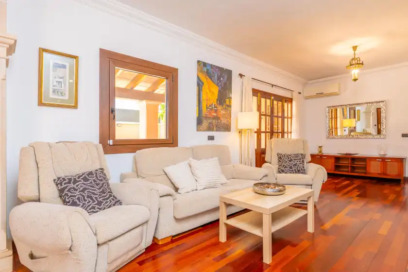 Holiday rentals in Marina blau, Llucmajor