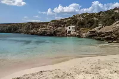 Cala Binidalí, Menorca, Vacalia.com