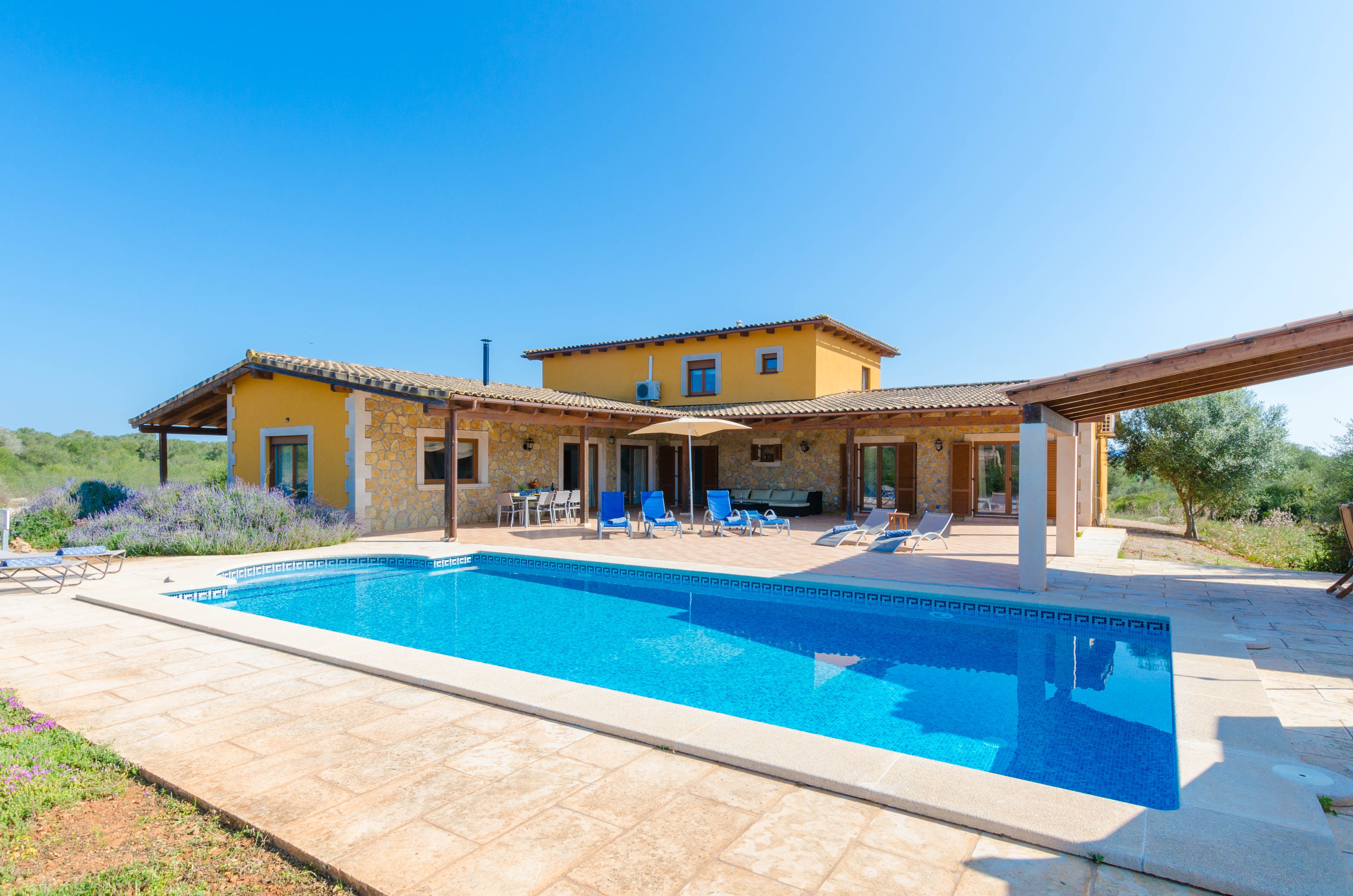 VILLA LORENA
