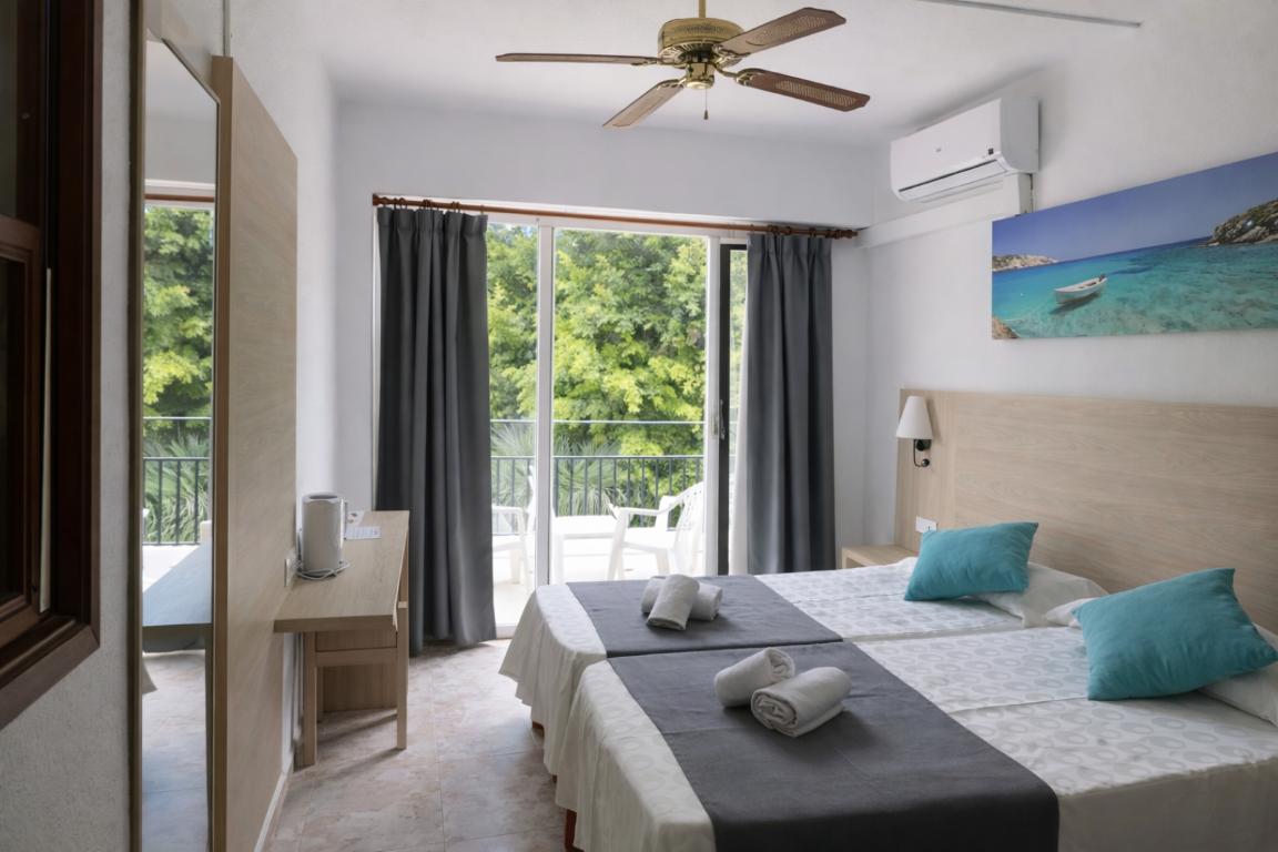 Bathroom at Hotel Antares Hab. Estandard in Spain