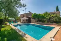 Holiday rentals in Can fiolet