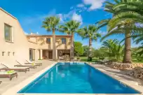 Holiday rentals in Finca palmera