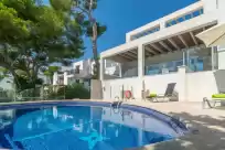 Holiday rentals in Cala llonga