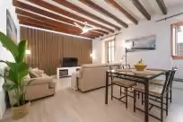 Holiday rentals in Casa mercat